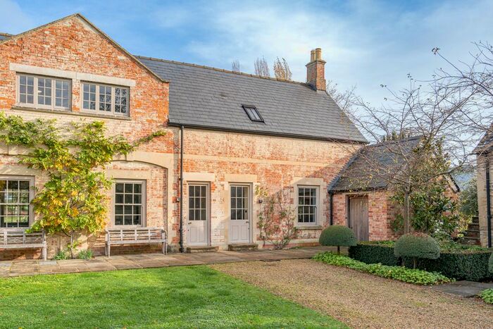 3 Bedroom Semi-Detached House To Rent In Gloucester Street, Malmesbury, SN16