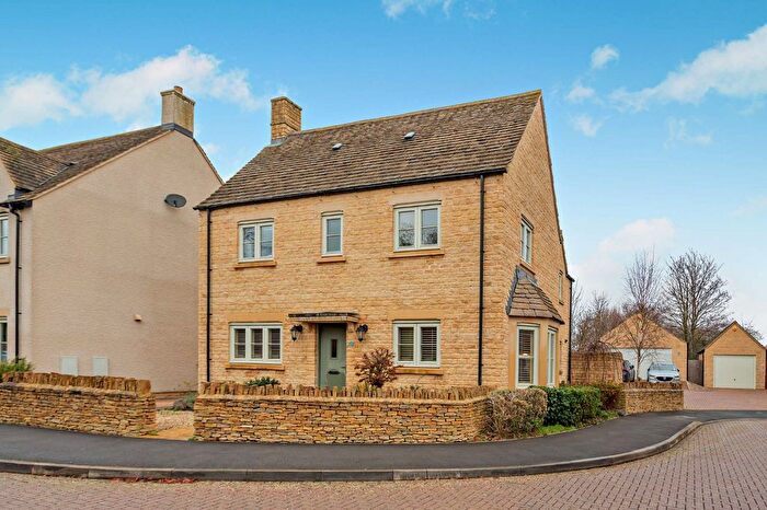 4 Bedroom Detached House For Sale In Old Railway Close, Lechlade, Gloucestershire, GL7