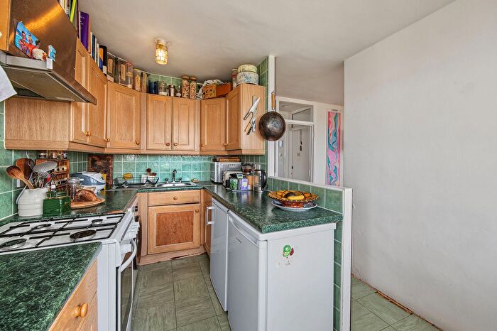2 Bedroom Flat For Sale In Tovy House, South Bermondsey, London, SE1