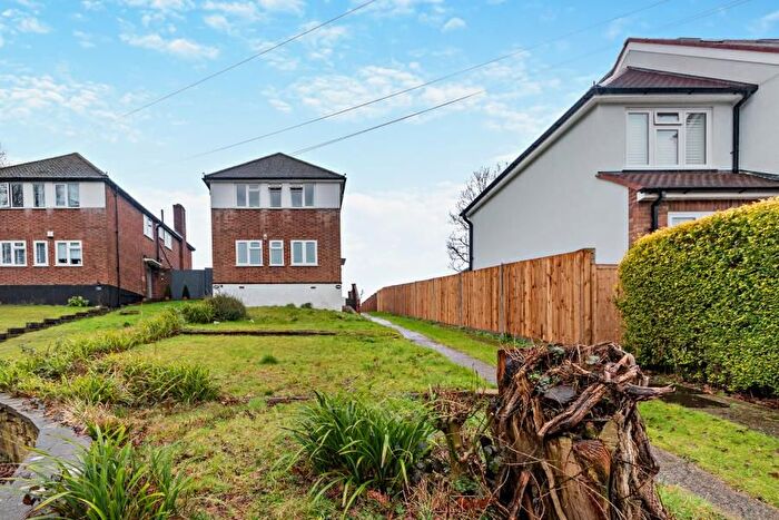 2 Bedroom Maisonette To Rent In Gladsdale Drive, Eastcote, Pinner, HA5