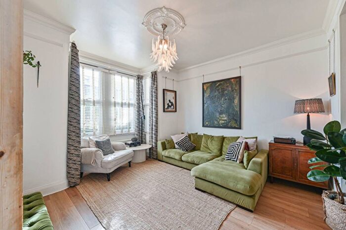 4 Bedroom End Terrace House For Sale In Dunstans Road, East Dulwich, London, SE22