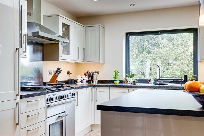 5 Bedroom Detached House For Sale In Kenrick Road, Mapperley, Nottinghamshire, NG3