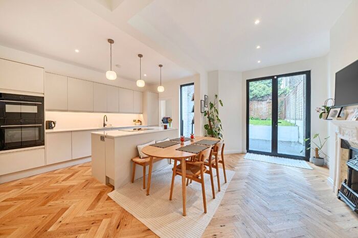 3 Bedroom Terraced House For Sale In Babington Road, Streatham, London, SW16