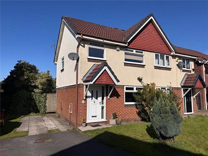 3 Bedroom Semi-Detached House To Rent In Carpenters Way, Rochdale, Lancashire, OL16