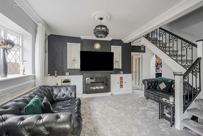 5 Bedroom Detached House For Sale In Warley Hill, Brentwood, CM14