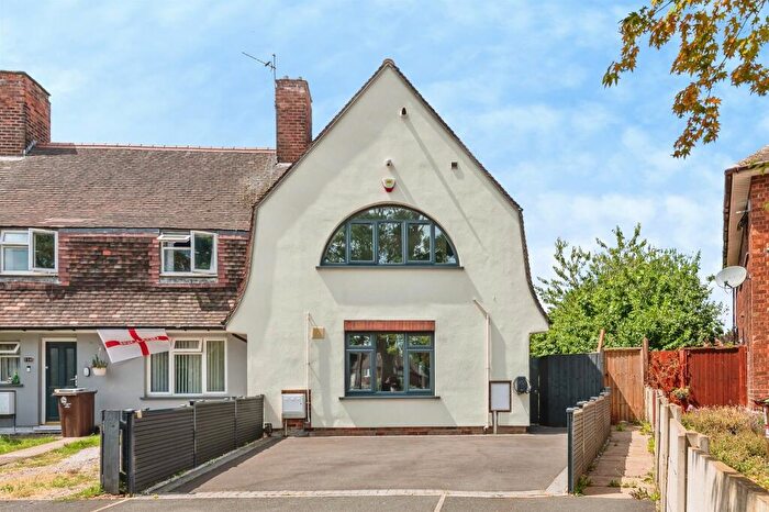 3 Bedroom Semi-Detached House For Sale In Melbourne Road, Nottingham, NG8