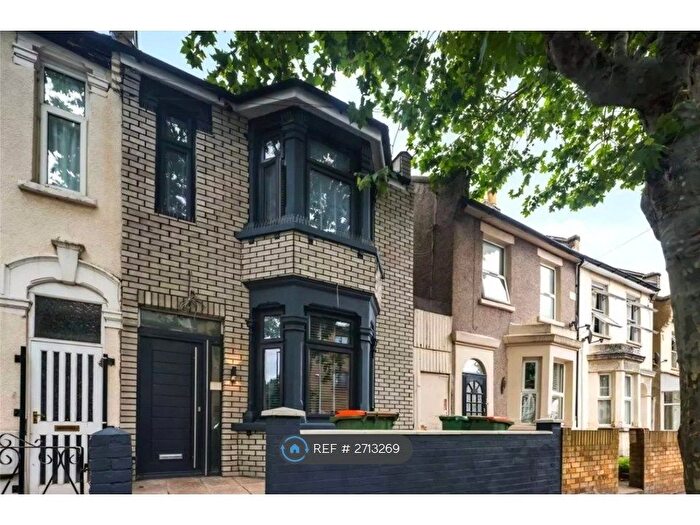 6 Bedroom End Of Terrace House To Rent In Neville Road, London, E7