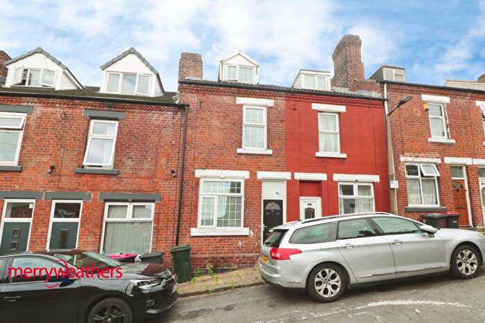 3 Bedroom Terraced House To Rent In Whybourne Grove, Rotherham, S60