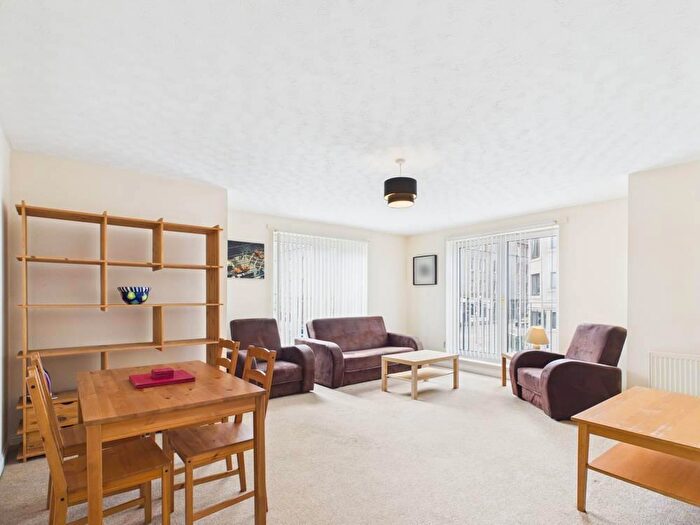 3 Bedroom Apartment To Rent In Sinclair Close, Edinburgh, Midlothian, EH11