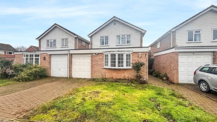 4 Bedroom Detached House For Sale In The Dell, Bexley, Kent, DA5