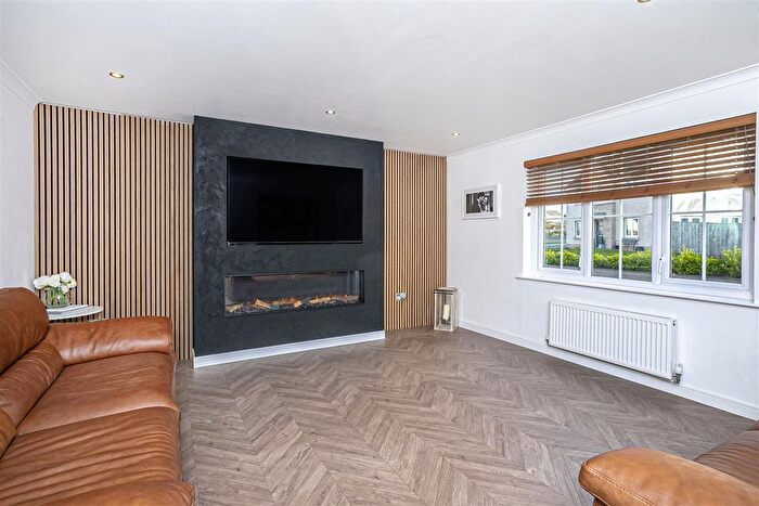 4 Bedroom Detached House For Sale In Bramble Crescent, Dunfermline, KY11
