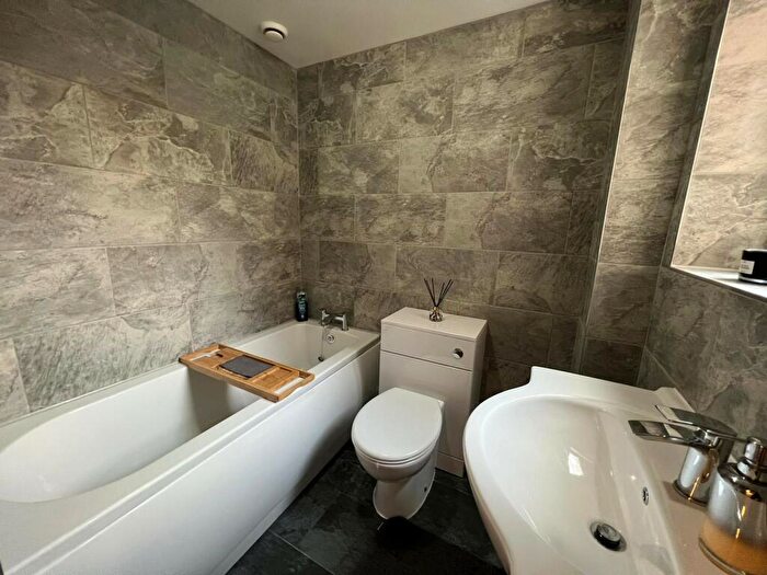 2 Bedroom Apartment To Rent In Churchward, SN2