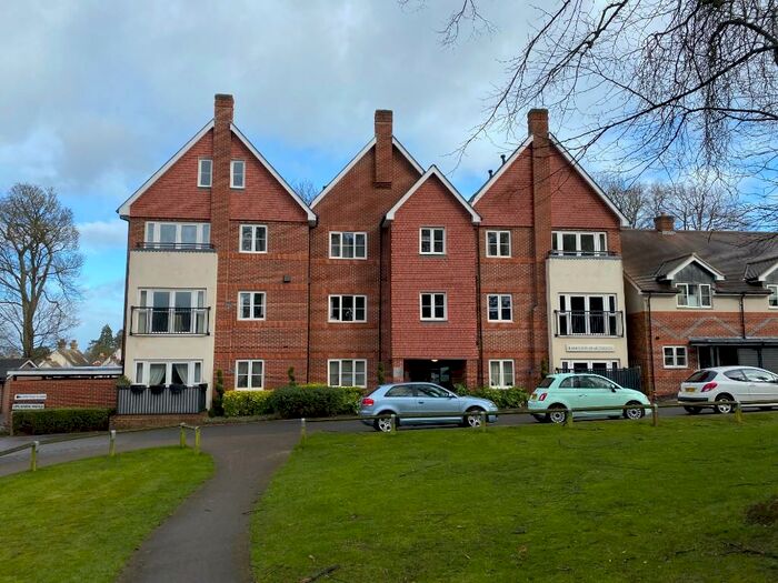 2 Bedroom Duplex To Rent In Uplands Road, Guildford, Surrey, GU1