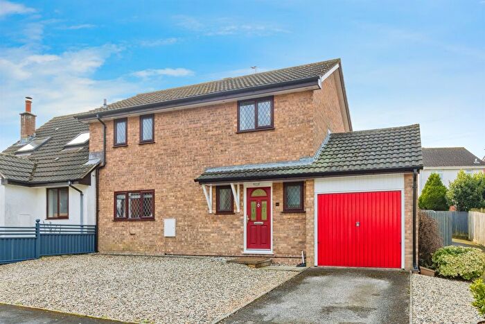 3 Bedroom Semi-Detached House For Sale In Dornafield Drive East, Ipplepen, Newton Abbot, TQ12