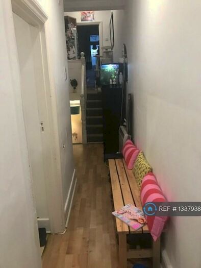 2 Bedroom Flat To Rent In Queens Road, London, E11