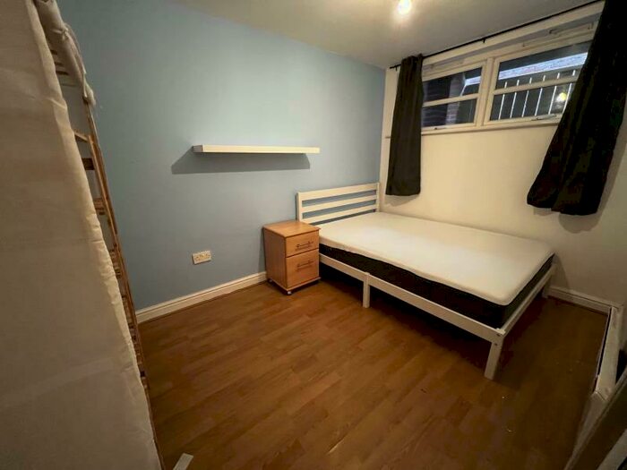 2 Bedroom Apartment To Rent In Barton Street, Castlefield, Manchester, M3
