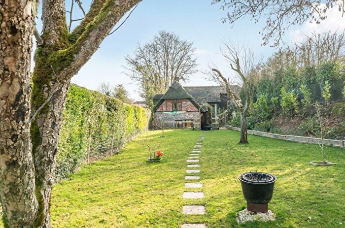 4 Bedroom Detached House For Sale In Foxcotte Lane, Charlton, SP10