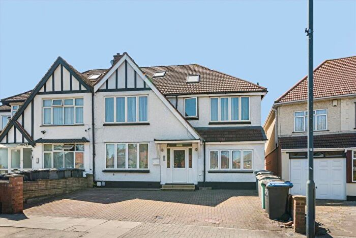 3 Bedroom Flat To Rent In Wembley Hill Road, Wembley, HA9