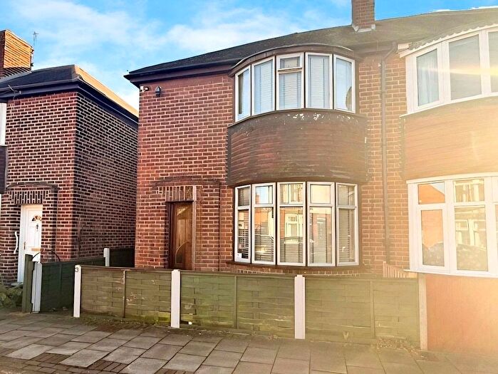 3 Bedroom Semi Detached House To Rent In Glebe Street, Loughborough, Leicestershire, LE11