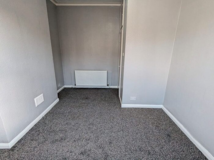 1 Bedroom Flat To Rent In Sandringham Road, Willesden Green, London, NW2