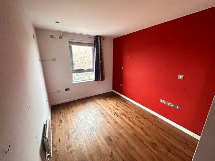 2 Bedroom Flat For Sale In Church Street East, Horsell, Woking, GU21
