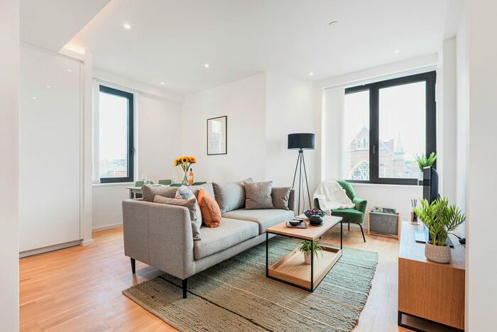 2 Bedroom Flat To Rent In Queens Road, Reading, RG1