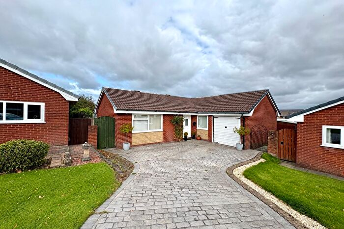 3 Bedroom Bungalow For Sale In Calveley Walk, Standish, WN6