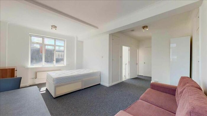 Studio To Rent In Warren Court, Euston Road, Fitzrovia, London, NW1