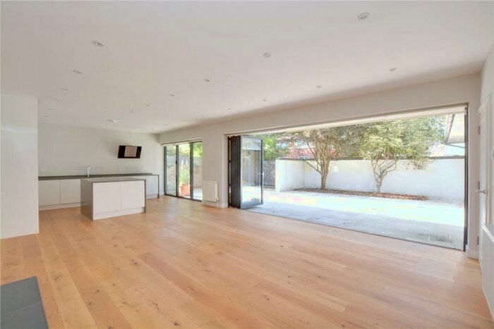 3 Bedroom Bungalow To Rent In Kidbrooke Park Road, London, SE3