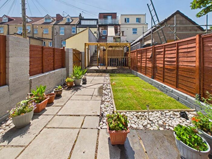 2 Bedroom Maisonette For Sale In Clouds Hill Road, St George, Bristol, BS5