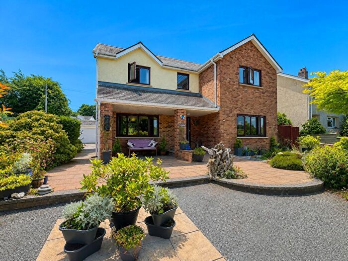 4 Bedroom Detached House For Sale In Cwrtnewydd, Llanybydder, SA40