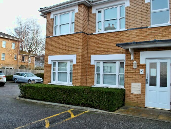 2 Bedroom Flat To Rent In Wellington Road, Bromley, BR2
