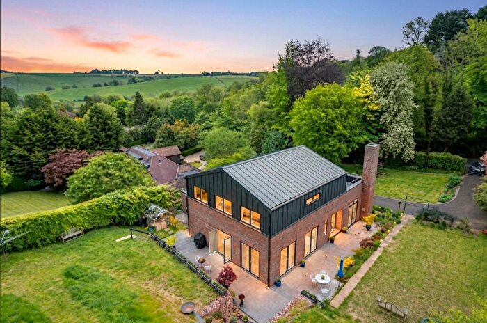 4 Bedroom Detached House For Sale In Slines Oak Road, Woldingham, CR3