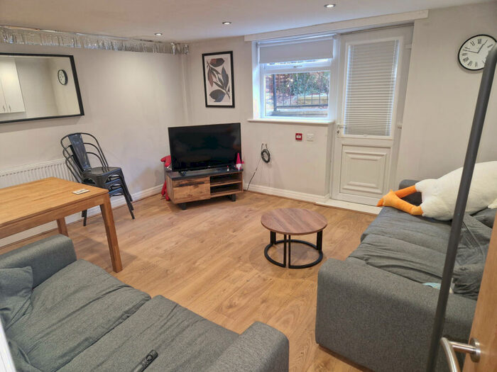 7 Bedroom Terraced House To Rent In Ash Road, Leeds, West Yorkshire, LS6