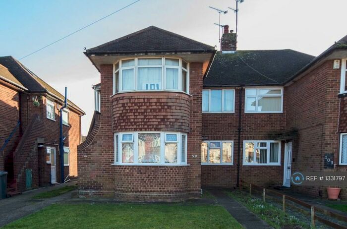 2 Bedroom Maisonette To Rent In Roman Rd, Luton, LU4