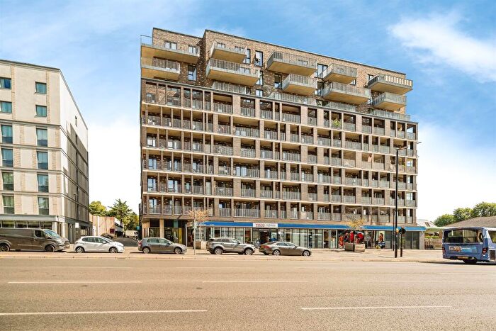2 Bedroom Flat For Sale In Windsor Road, Slough, SL1