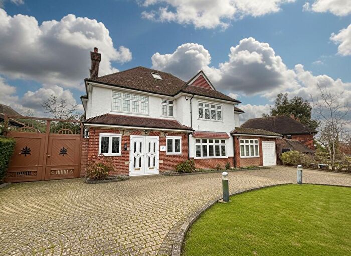 5 Bedroom Detached House For Sale In Mapledale Avenue, Croydon, CR0