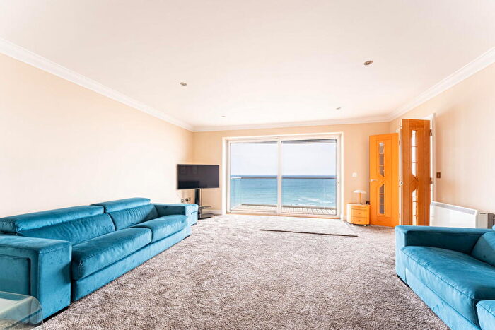 2 Bedroom Flat To Rent In The Point, Marina Close, Bournemouth, BH5