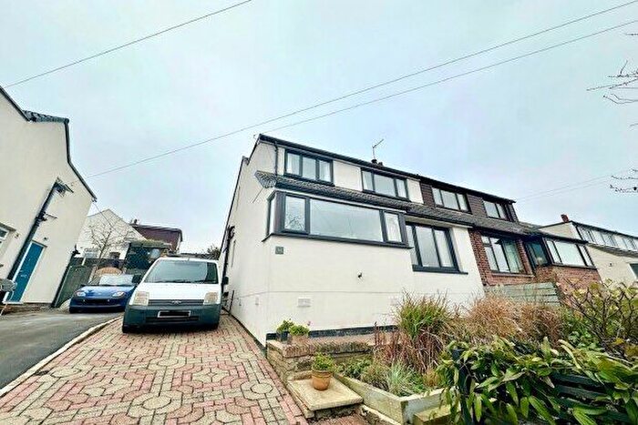 3 Bedroom Semi-Detached House To Rent In Lindale Mount, Wakefield, WF2