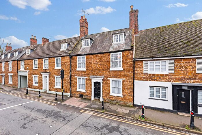 4 Bedroom Cottage For Sale In Broad Green, Wellingborough, NN8