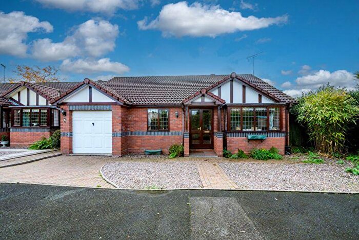 2 Bedroom Detached Bungalow For Sale In Moss Grove, Kingswinford, DY6