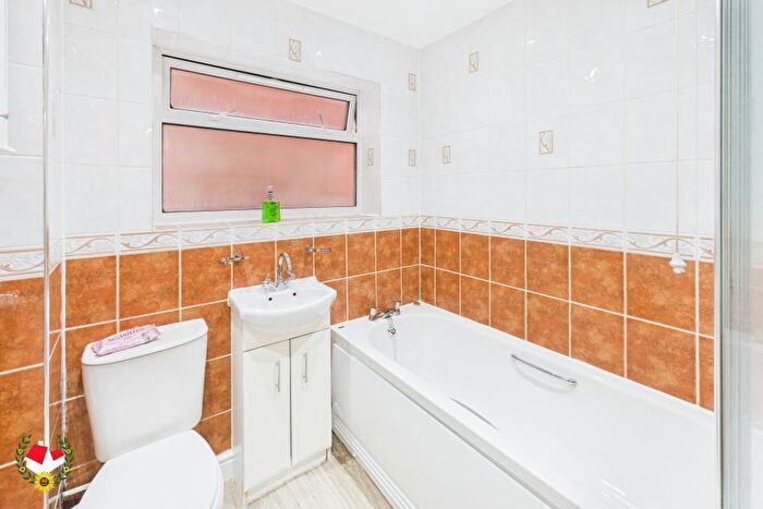 2 Bedroom End Of Terrace House To Rent In Sisson Road, Longlevens, Gloucester, GL2