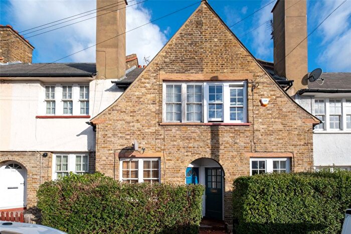 2 Bedroom Detached House To Rent In Cowick Road, London, SW17