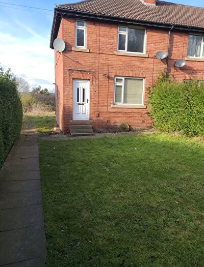 3 Bedroom Semi-Detached House To Rent In Staincliffe Road, Dewsbury, West Yorkshire, WF13