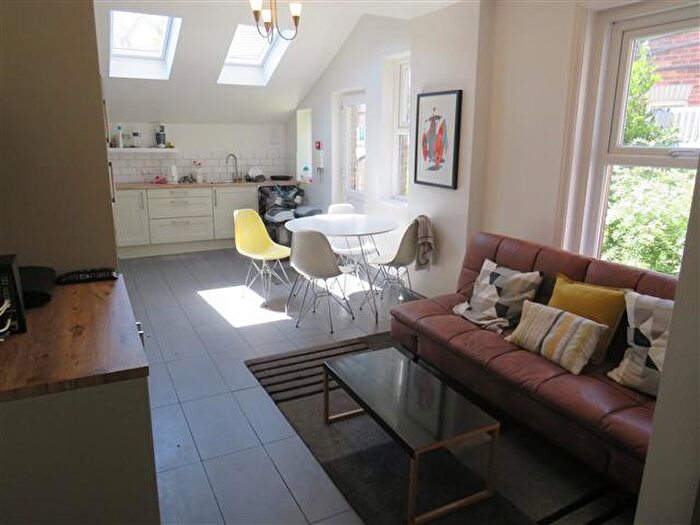 1 Bedroom Terraced House To Rent In Garland Road, Poole, BH15