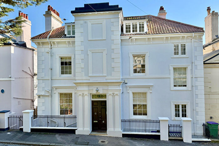 6 Bedroom House For Sale In Radnor Cliff, Folkestone, Kent, CT20