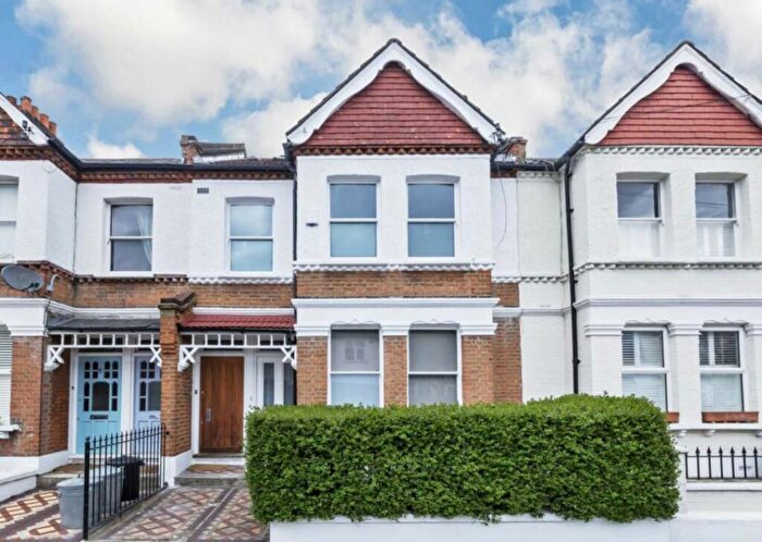 3 Bedroom Maisonette To Rent In Ravenstone Street, Balham, SW12