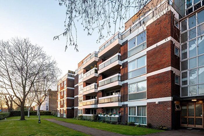 2 Bedroom Flat For Sale In Homefield Road, Bromley, BR1