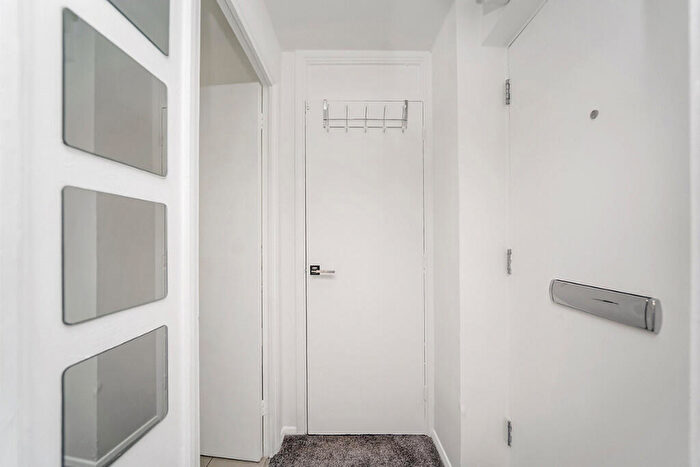 1 Bedroom Flat To Rent In Viking Place, Seymour Road, London, E10