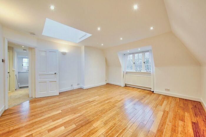 2 Bedroom Flat To Rent In Rodway Road, London, SW15